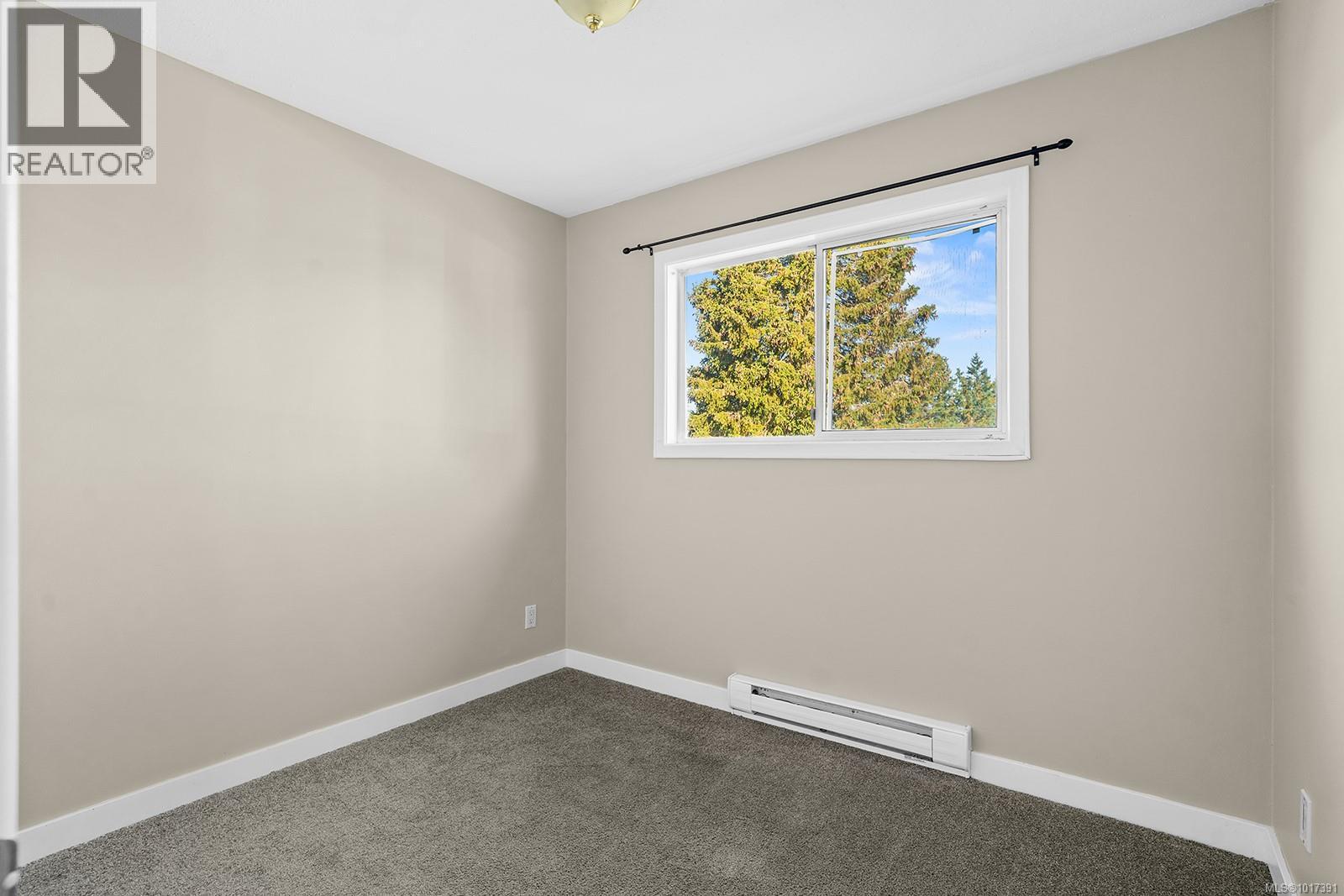  195 Moss Avenue, Parksville