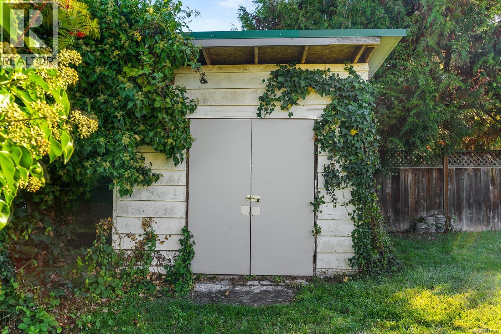  195 Moss Avenue, Parksville