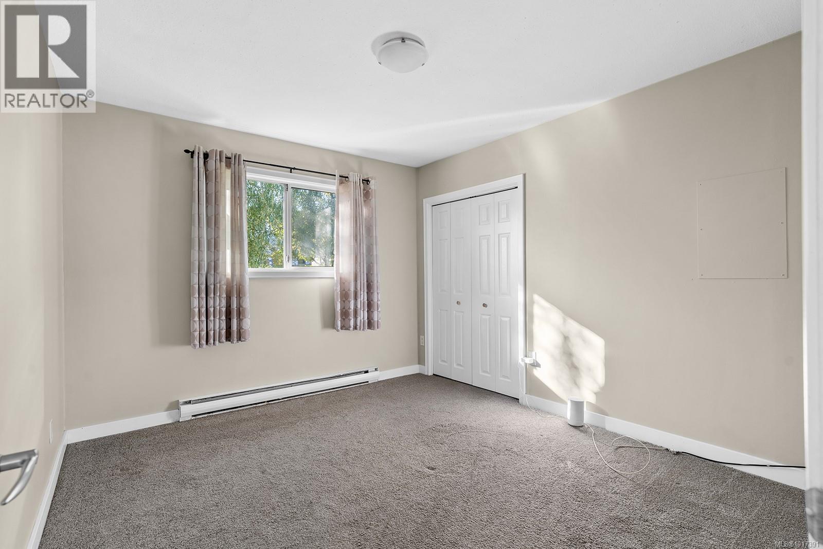  195 Moss Avenue, Parksville