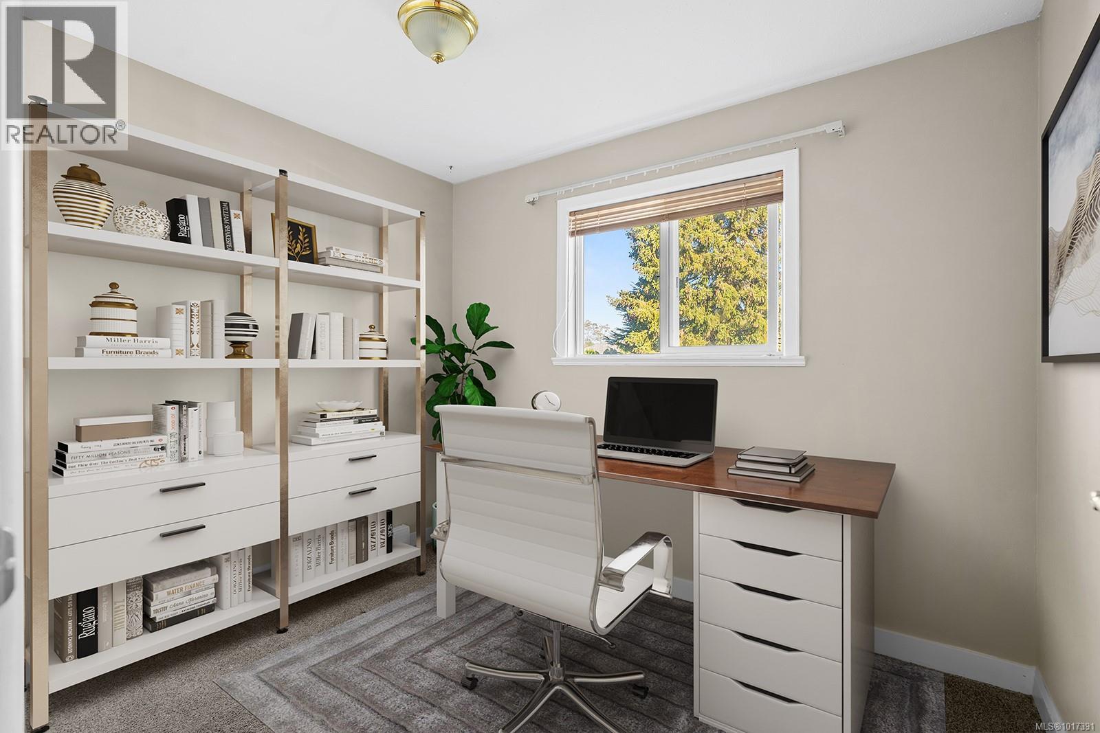  195 Moss Avenue, Parksville