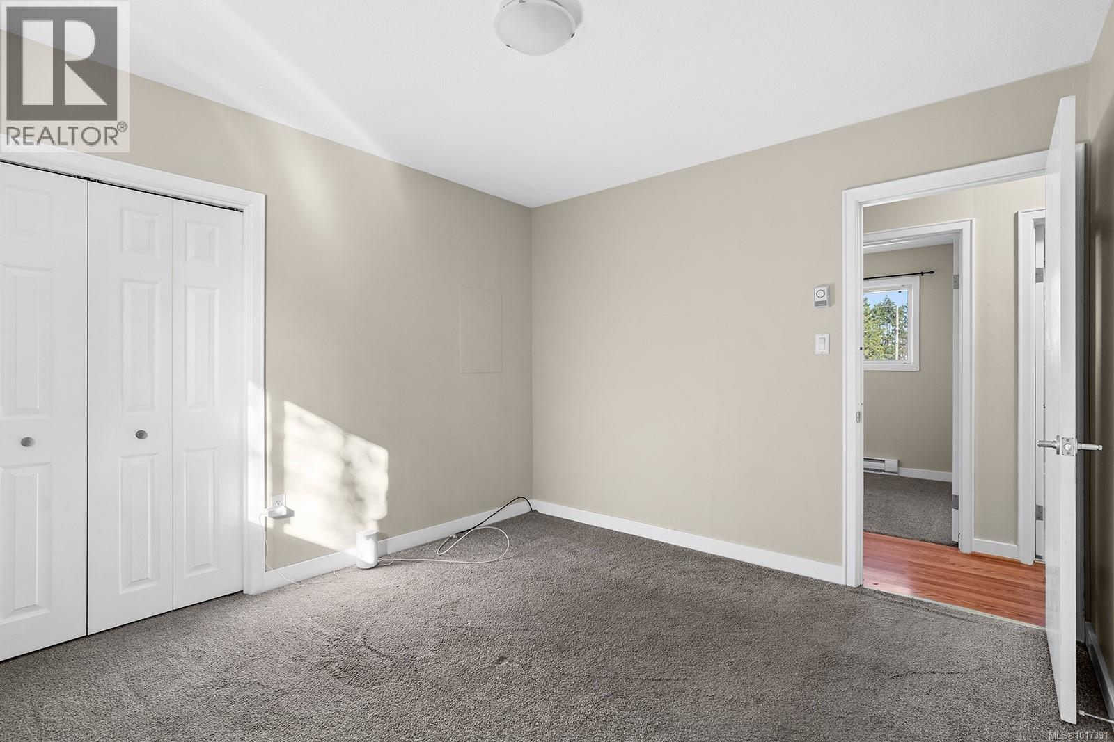  195 Moss Avenue, Parksville
