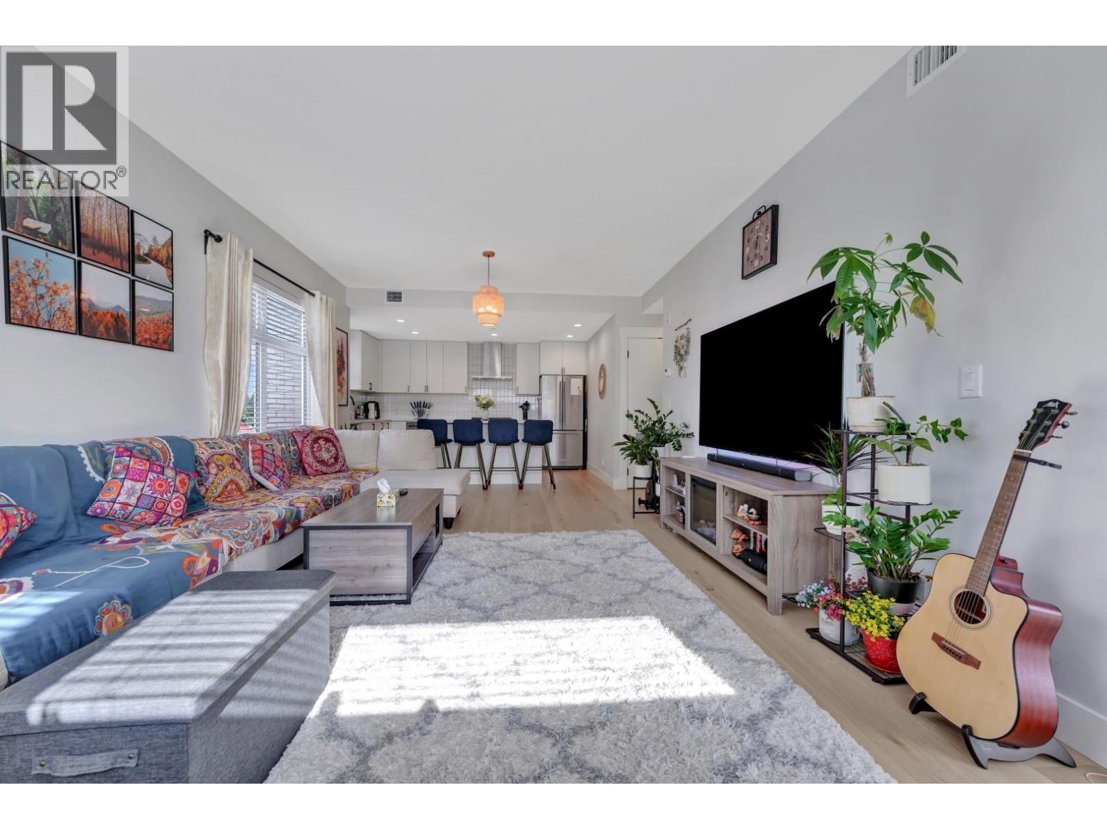 411 22226 BROWN AVENUE, Maple Ridge