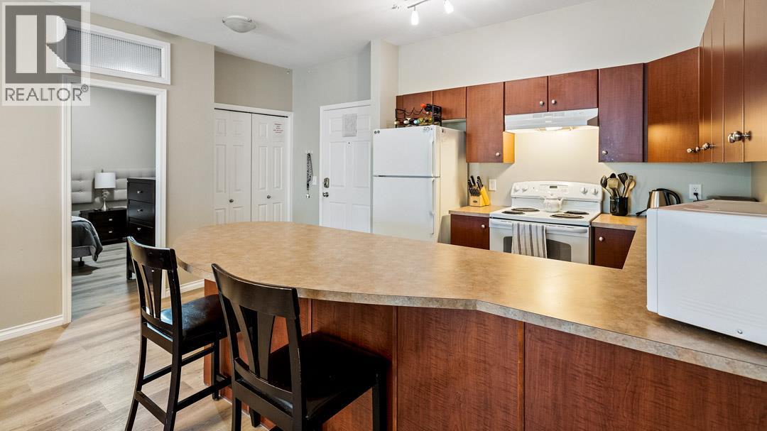 2112 1873 Country Club Drive, Kelowna
