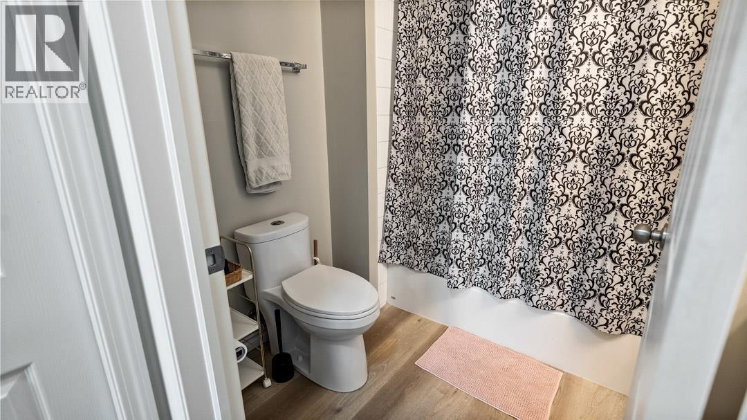 2112 1873 Country Club Drive, Kelowna
