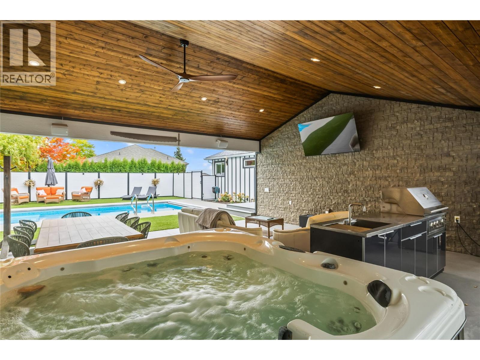  2336 Shannon Woods Drive, West Kelowna