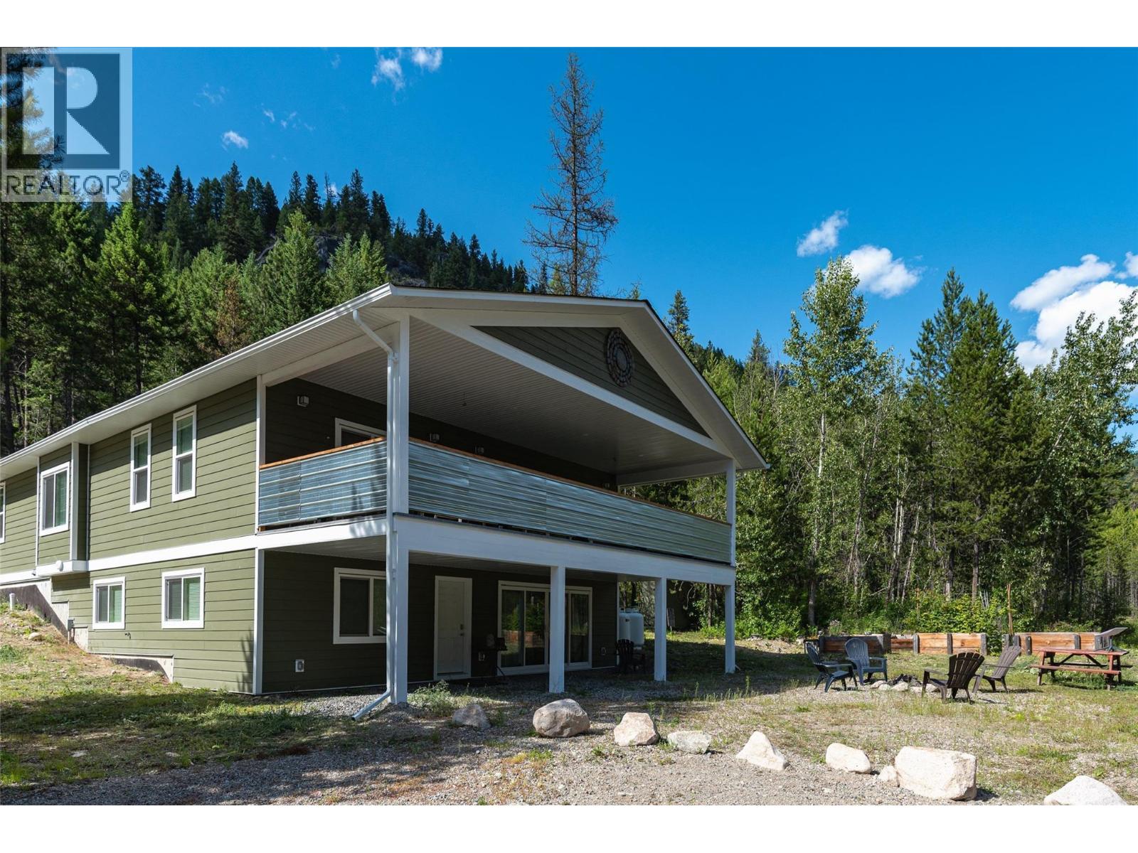 4820 33 Highway East, Beaverdell