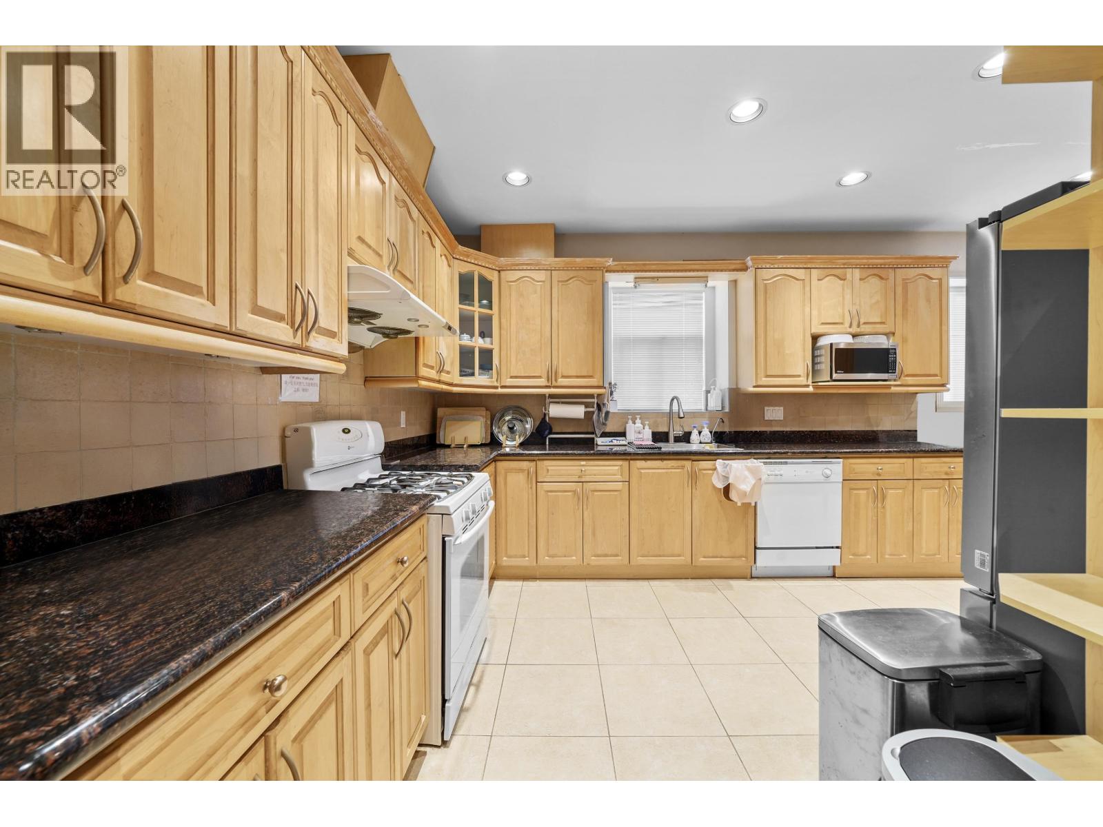 4857 VICTORY STREET, Burnaby