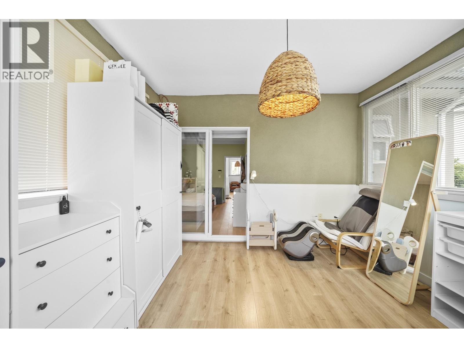 4857 VICTORY STREET, Burnaby