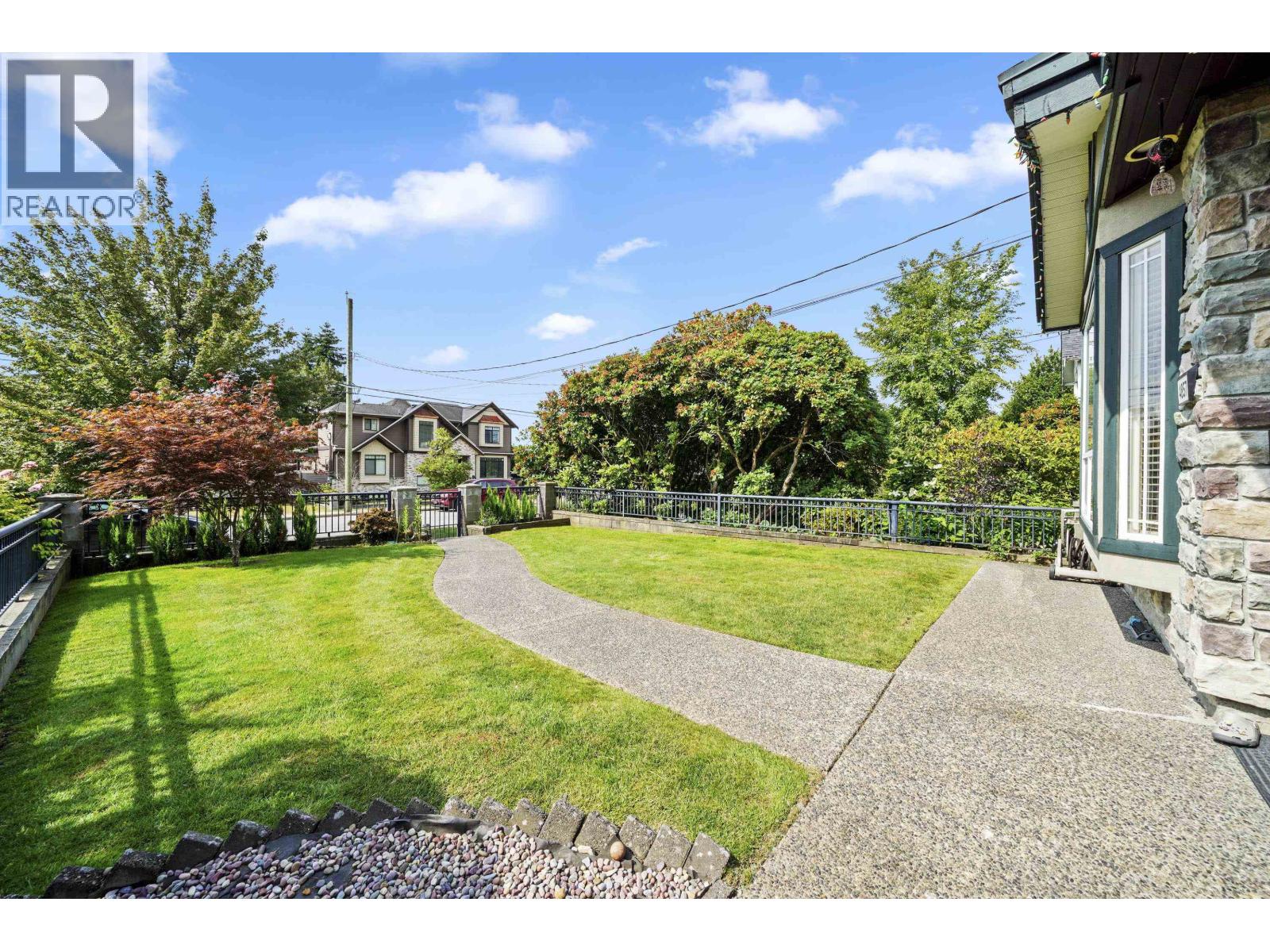 4857 VICTORY STREET, Burnaby