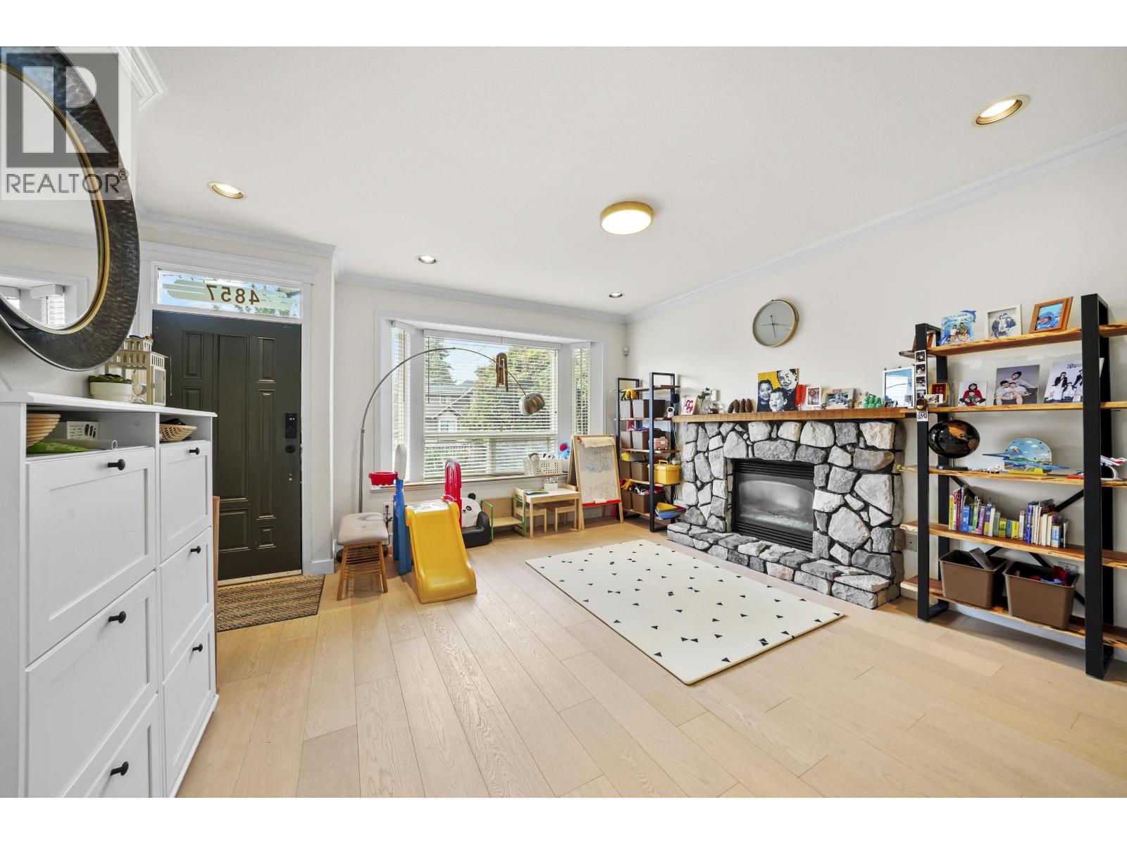 4857 VICTORY STREET, Burnaby