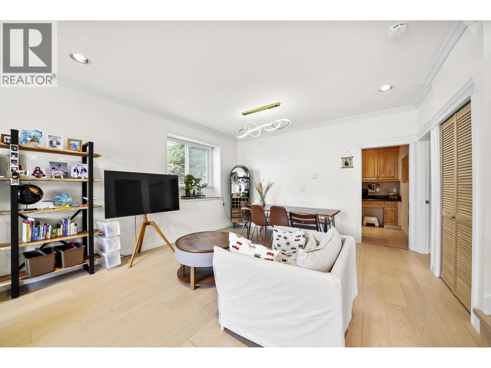 4857 VICTORY STREET, Burnaby