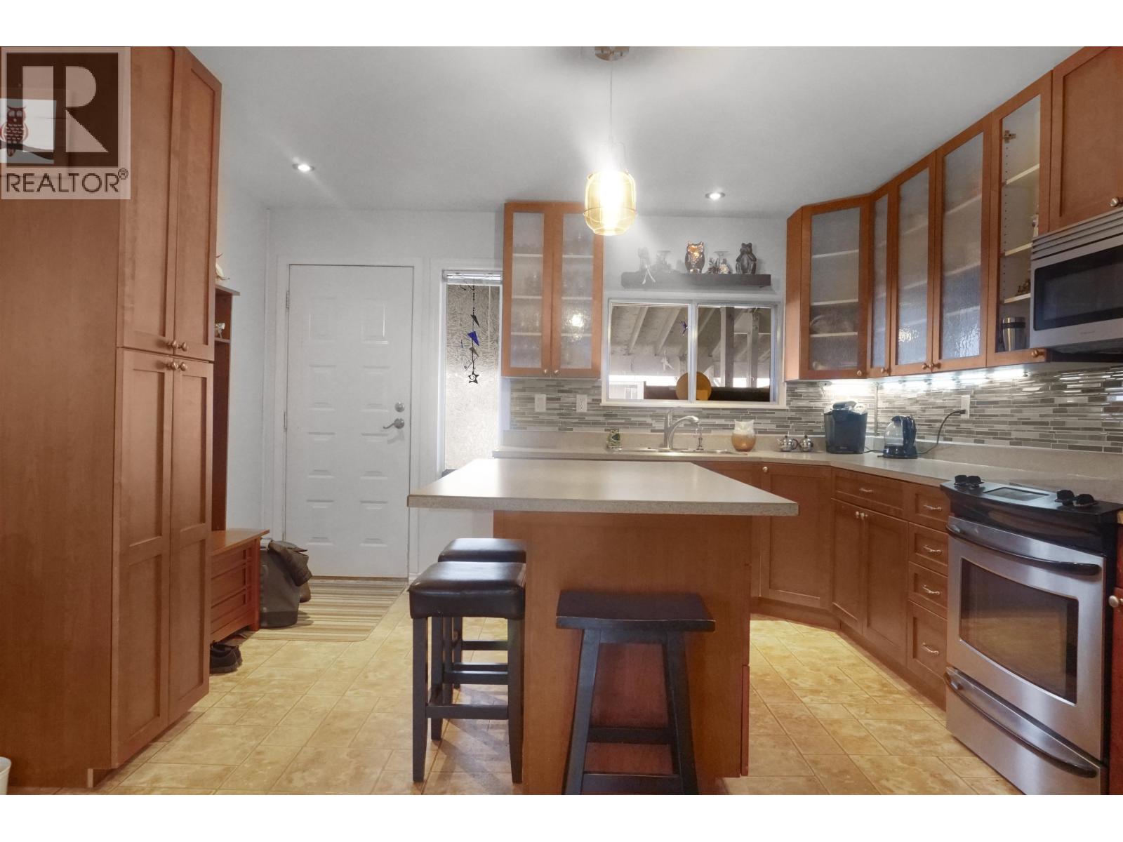 22 486 QUATSINO BOULEVARD, Kitimat