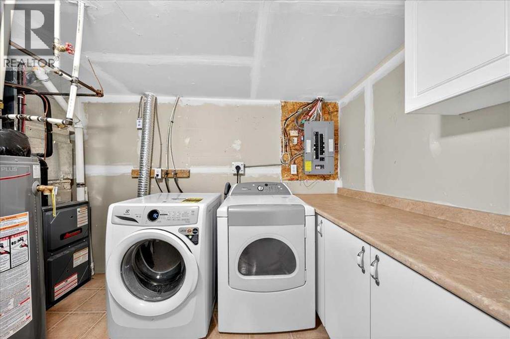 Single Family House Bi-level for Sale in  Citadel Vista Close NW Citadel Calgary 