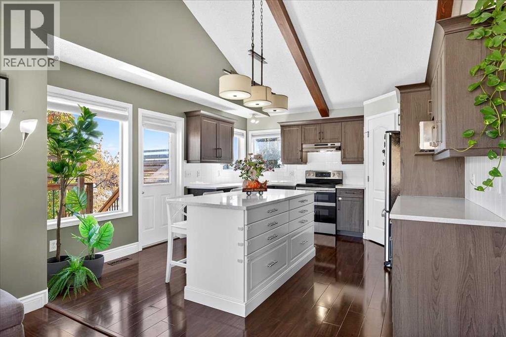 Single Family House Bi-level for Sale in  Citadel Vista Close NW Citadel Calgary 