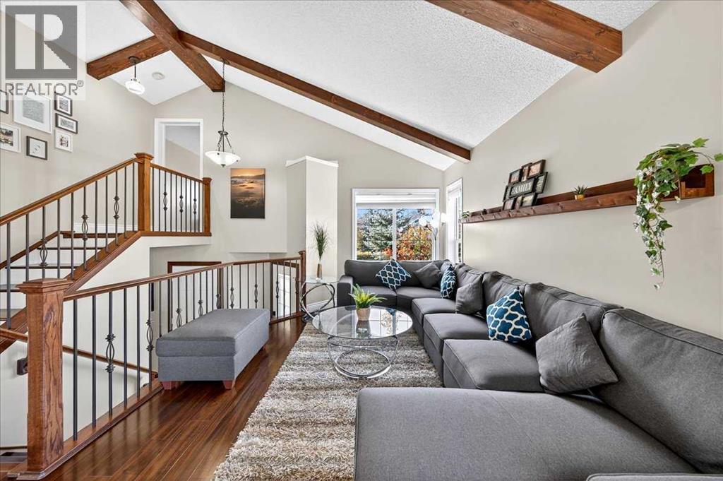 Single Family House Bi-level for Sale in  Citadel Vista Close NW Citadel Calgary 