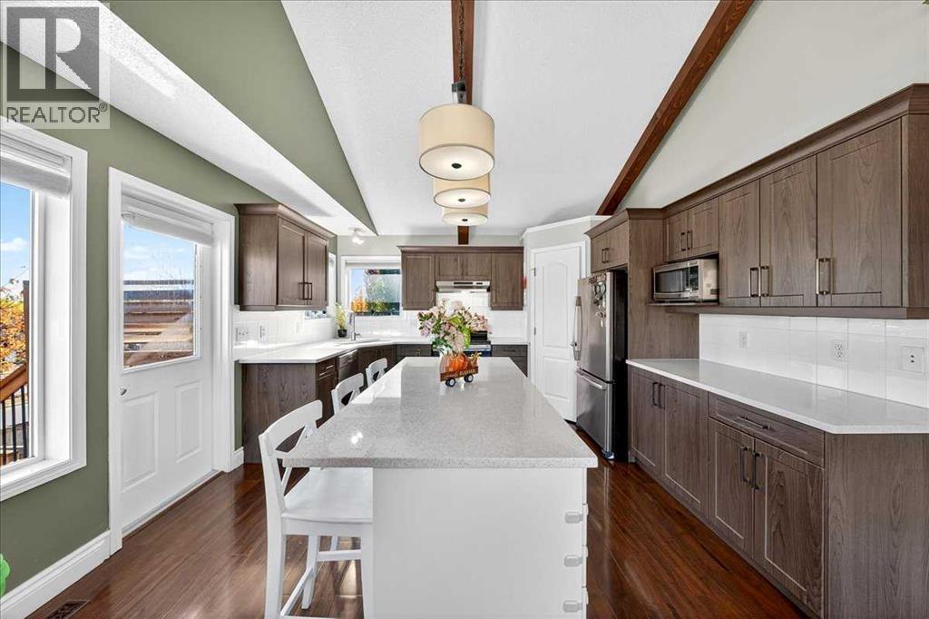 Single Family House Bi-level for Sale in  Citadel Vista Close NW Citadel Calgary 