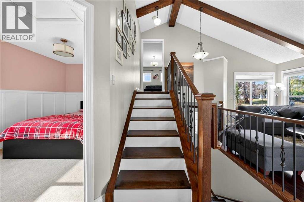 Single Family House Bi-level for Sale in  Citadel Vista Close NW Citadel Calgary 
