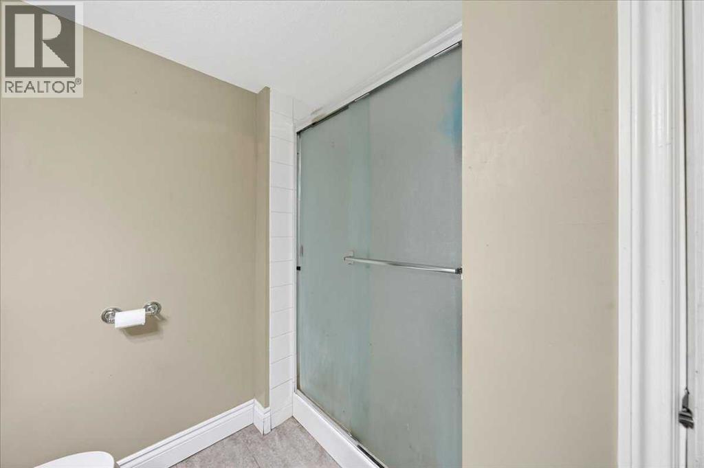 Single Family House Bi-level for Sale in  Citadel Vista Close NW Citadel Calgary 