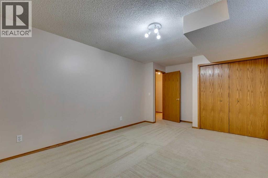 Single Family House 3 Level for Sale in  Millrise Drive SW Millrise Calgary 