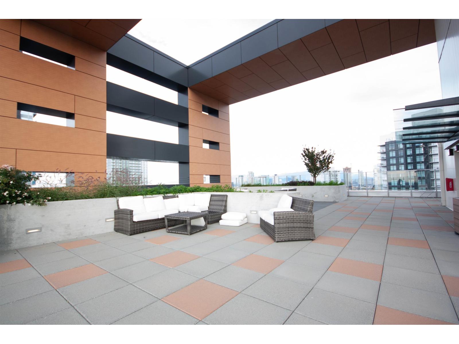 512 13655 FRASER HIGHWAY, Surrey