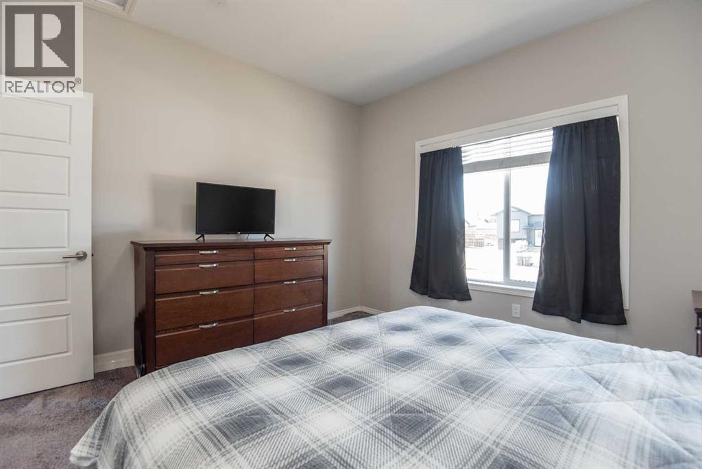 26 Hutton Place, Penhold