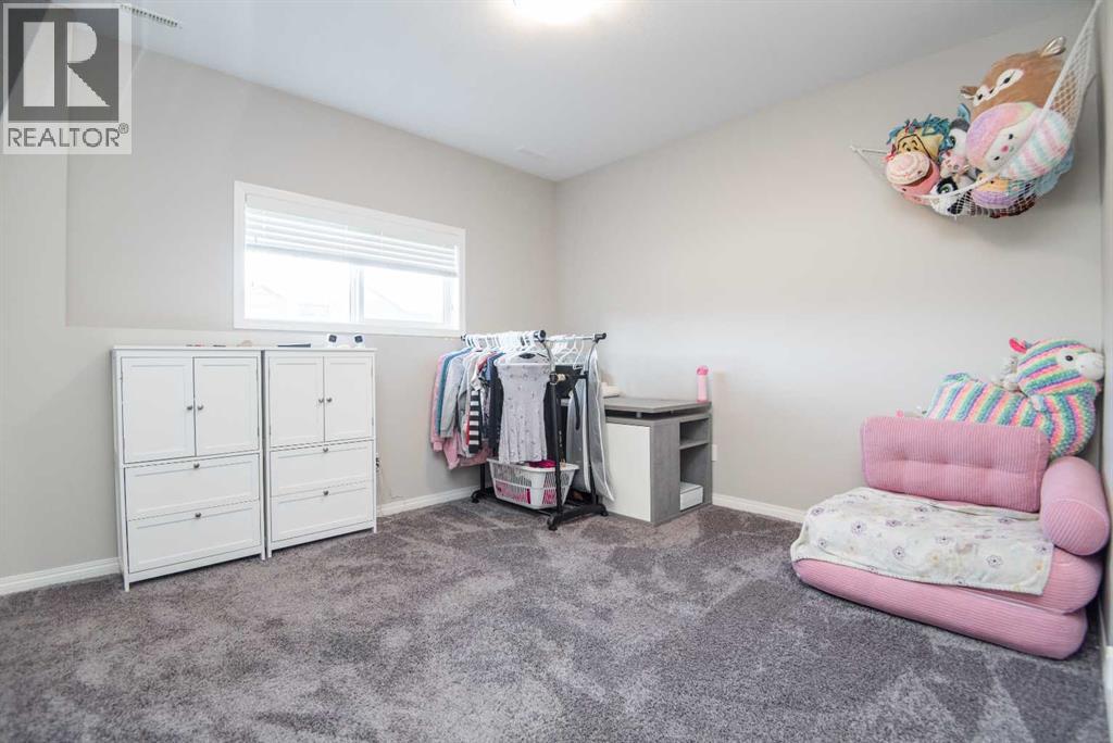 26 Hutton Place, Penhold