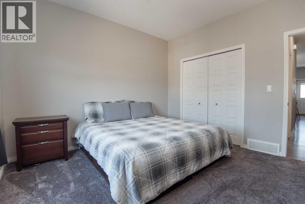 26 Hutton Place, Penhold