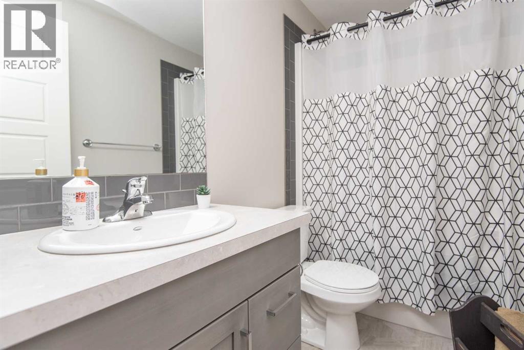 26 Hutton Place, Penhold