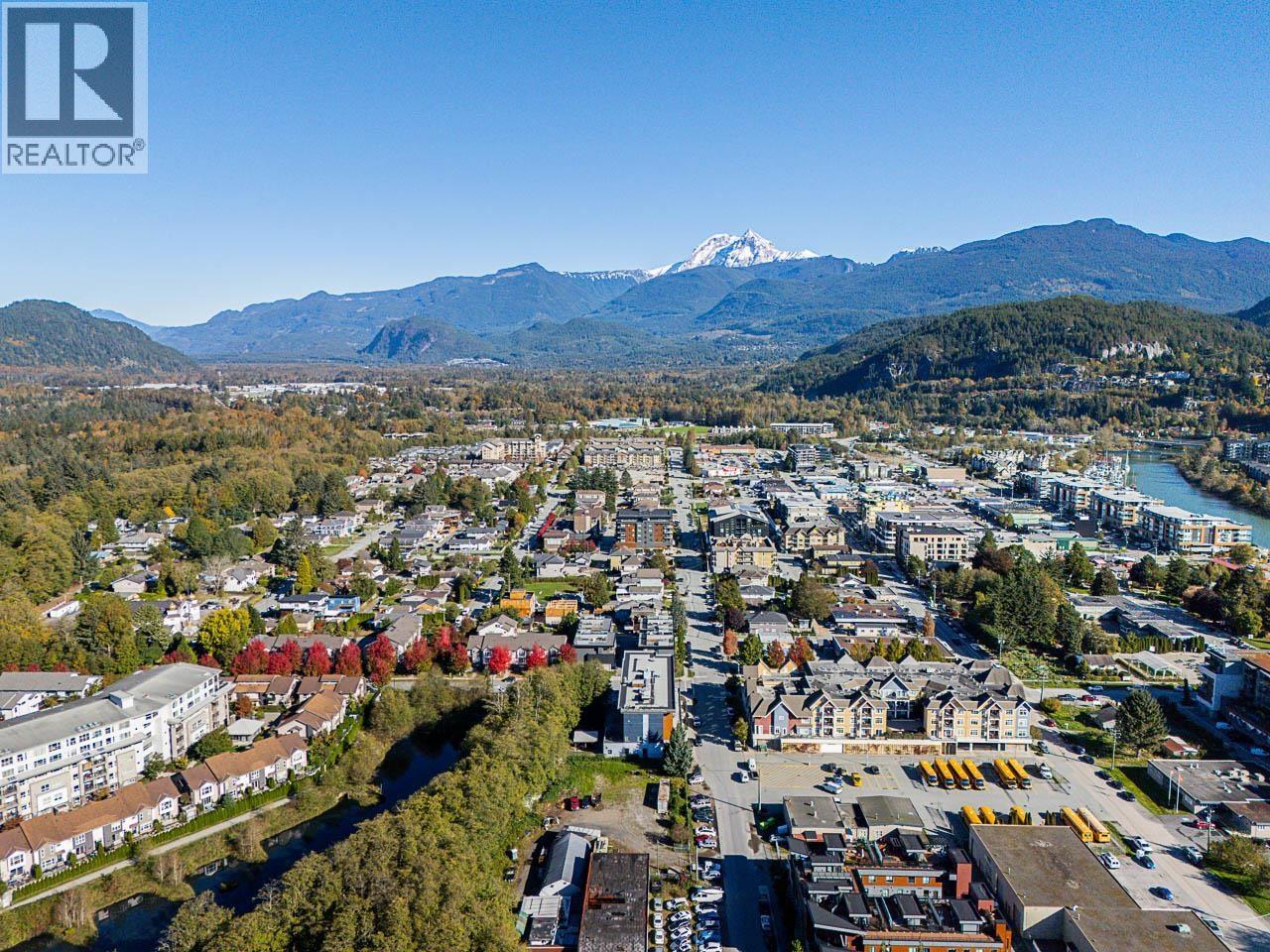 402 1310 VICTORIA STREET, Squamish