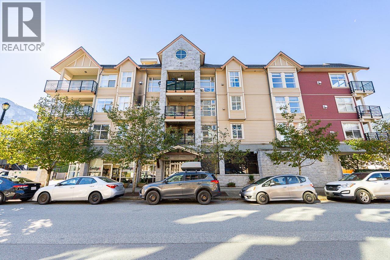 402 1310 VICTORIA STREET, Squamish