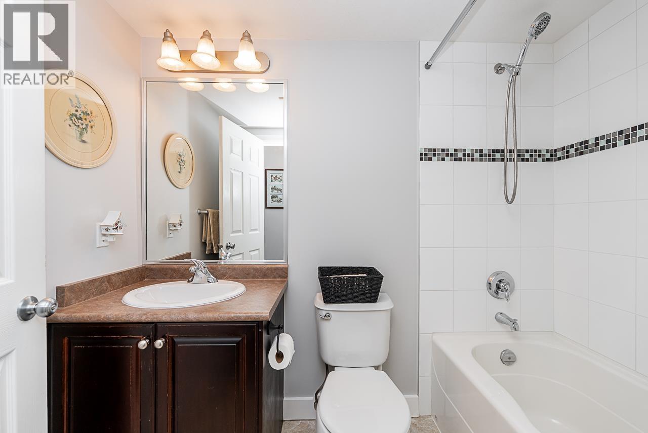 402 1310 VICTORIA STREET, Squamish