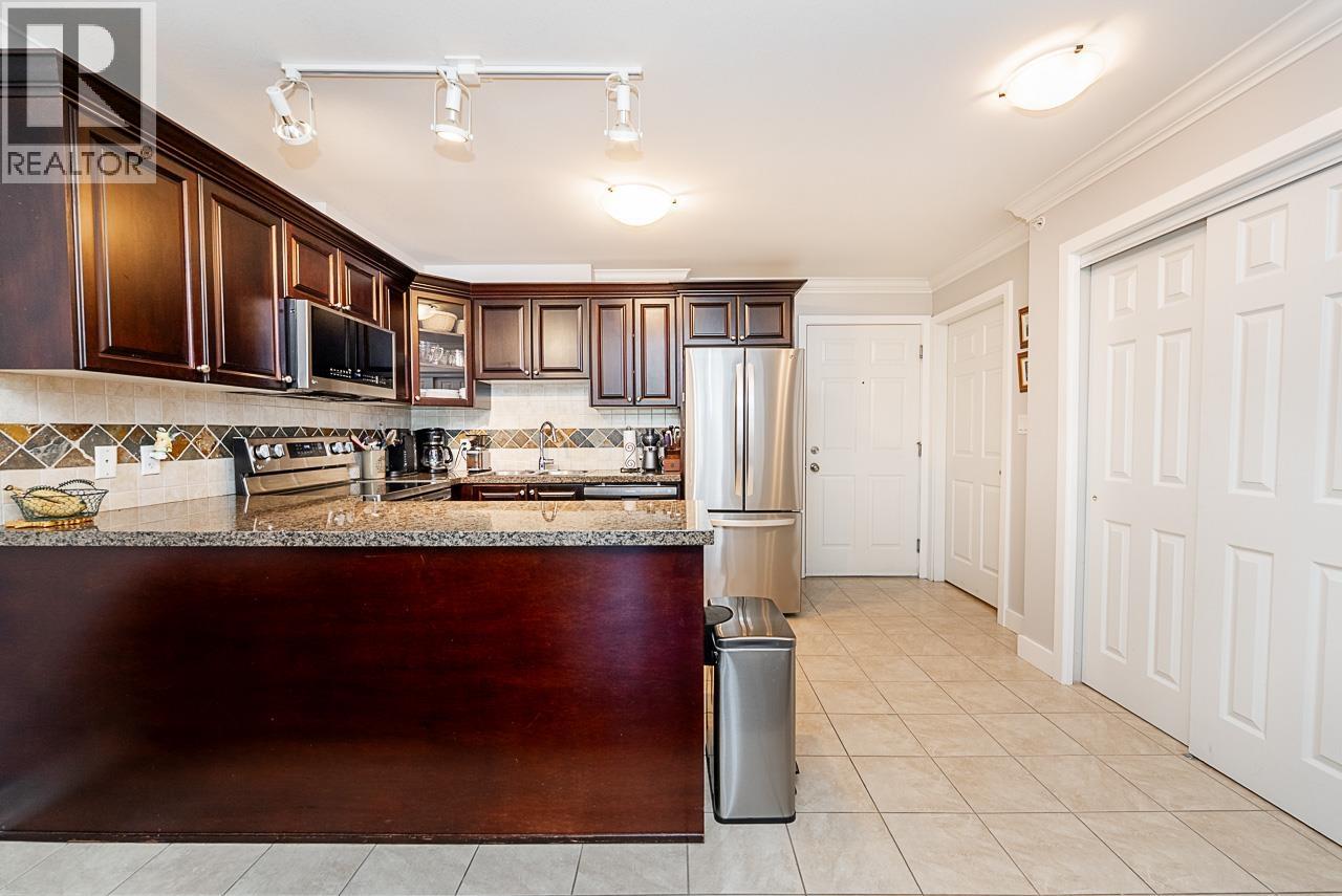 402 1310 VICTORIA STREET, Squamish