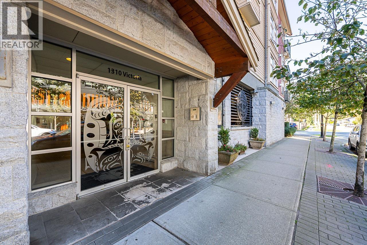 402 1310 VICTORIA STREET, Squamish