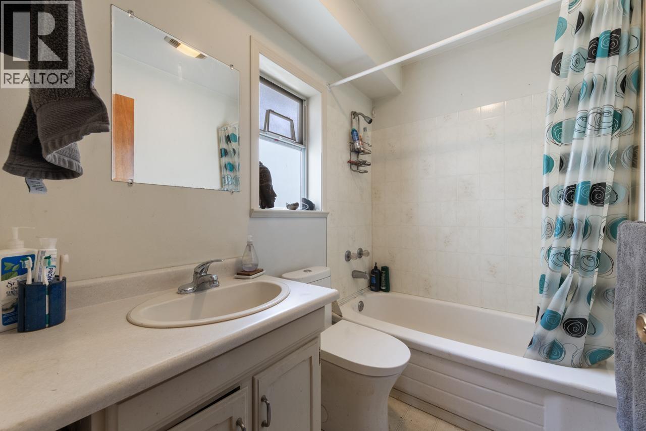 1737 E 5TH AVENUE, Vancouver