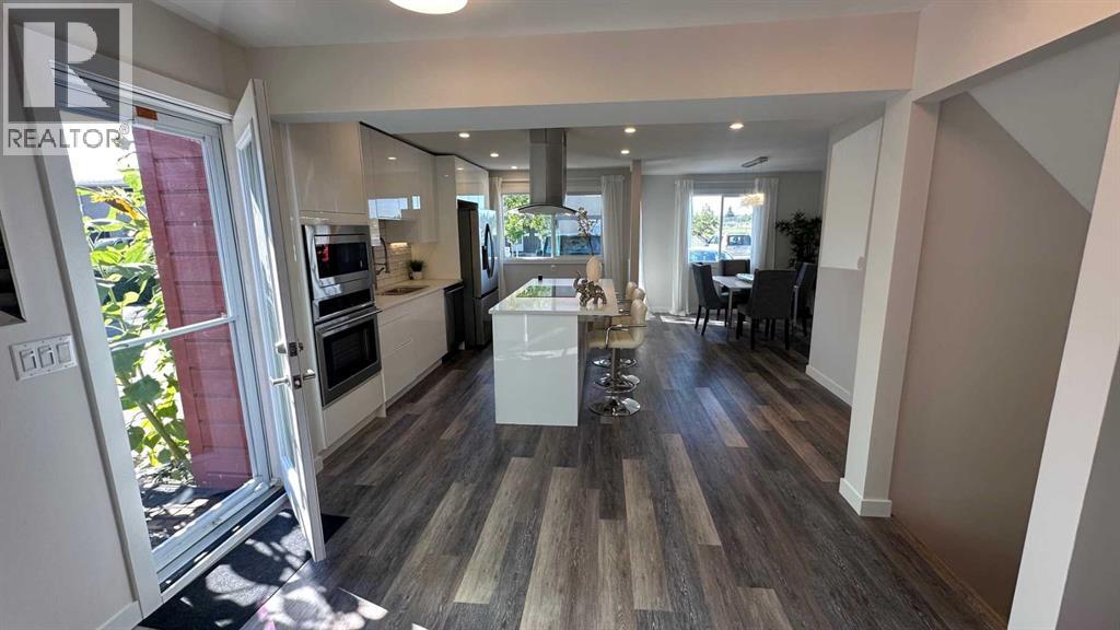 Single Family House for Sale in    Avenue NW Bowness Calgary 
