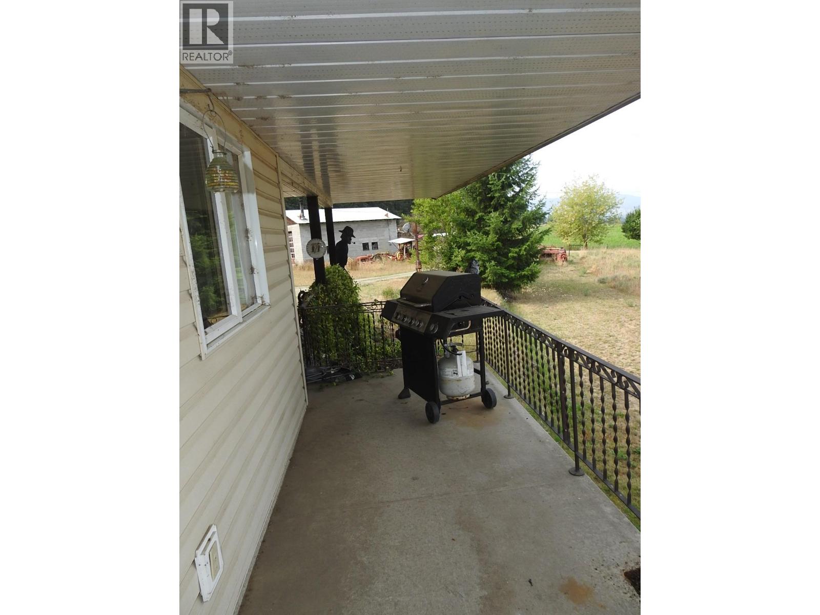  4596 Back Enderby Road, Spallumcheen