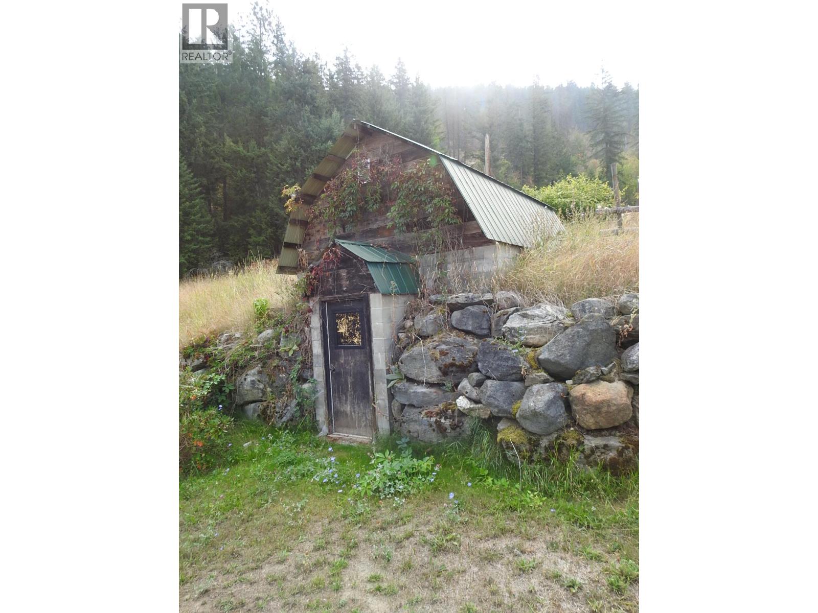  4596 Back Enderby Road, Spallumcheen