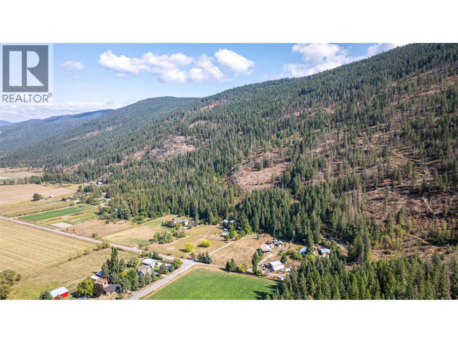  4596 Back Enderby Road, Spallumcheen