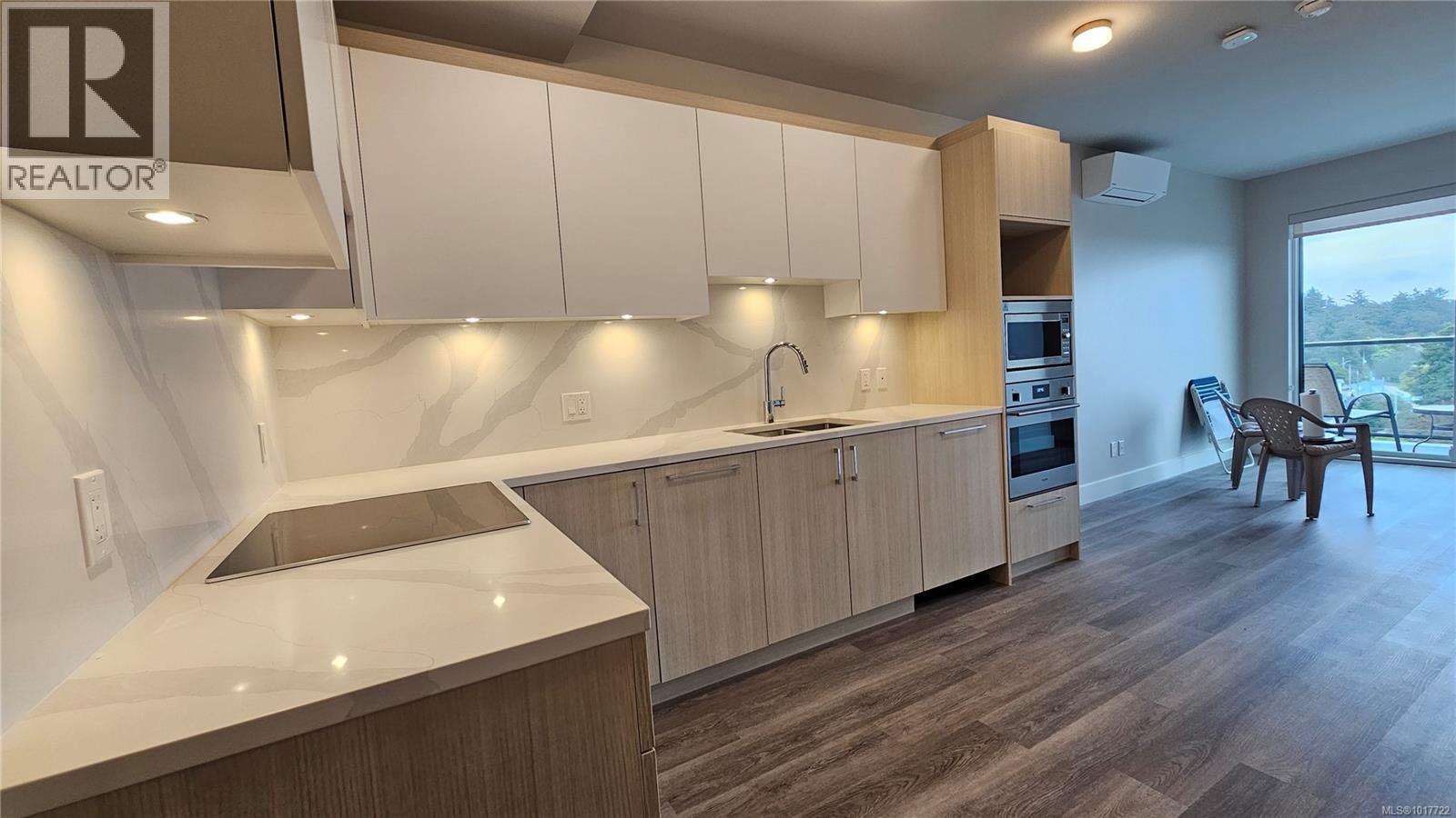 903 622 Admirals Road, Esquimalt