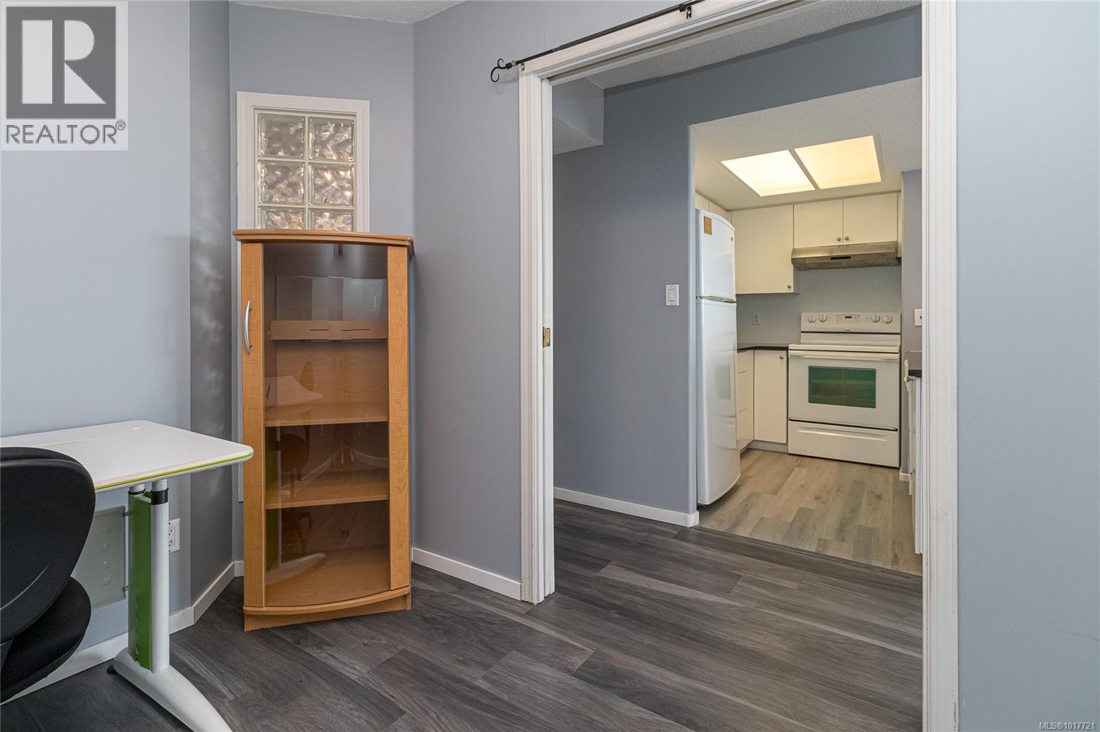 1008 930 Yates Street, Victoria