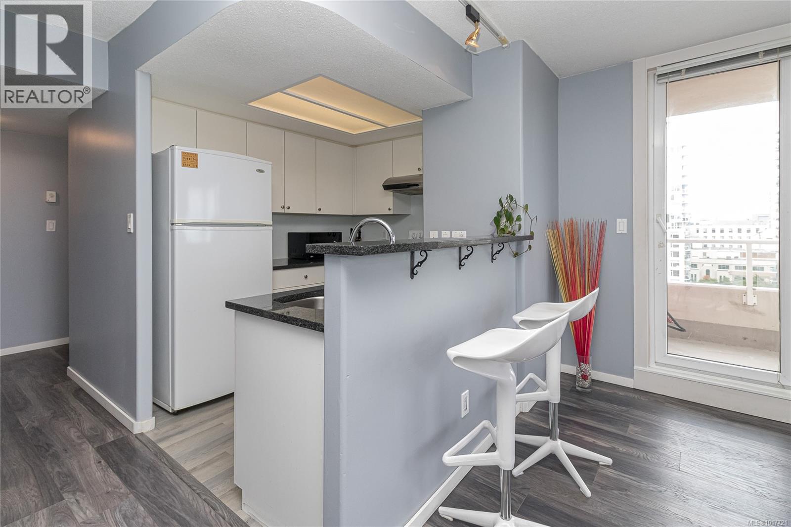 1008 930 Yates Street, Victoria