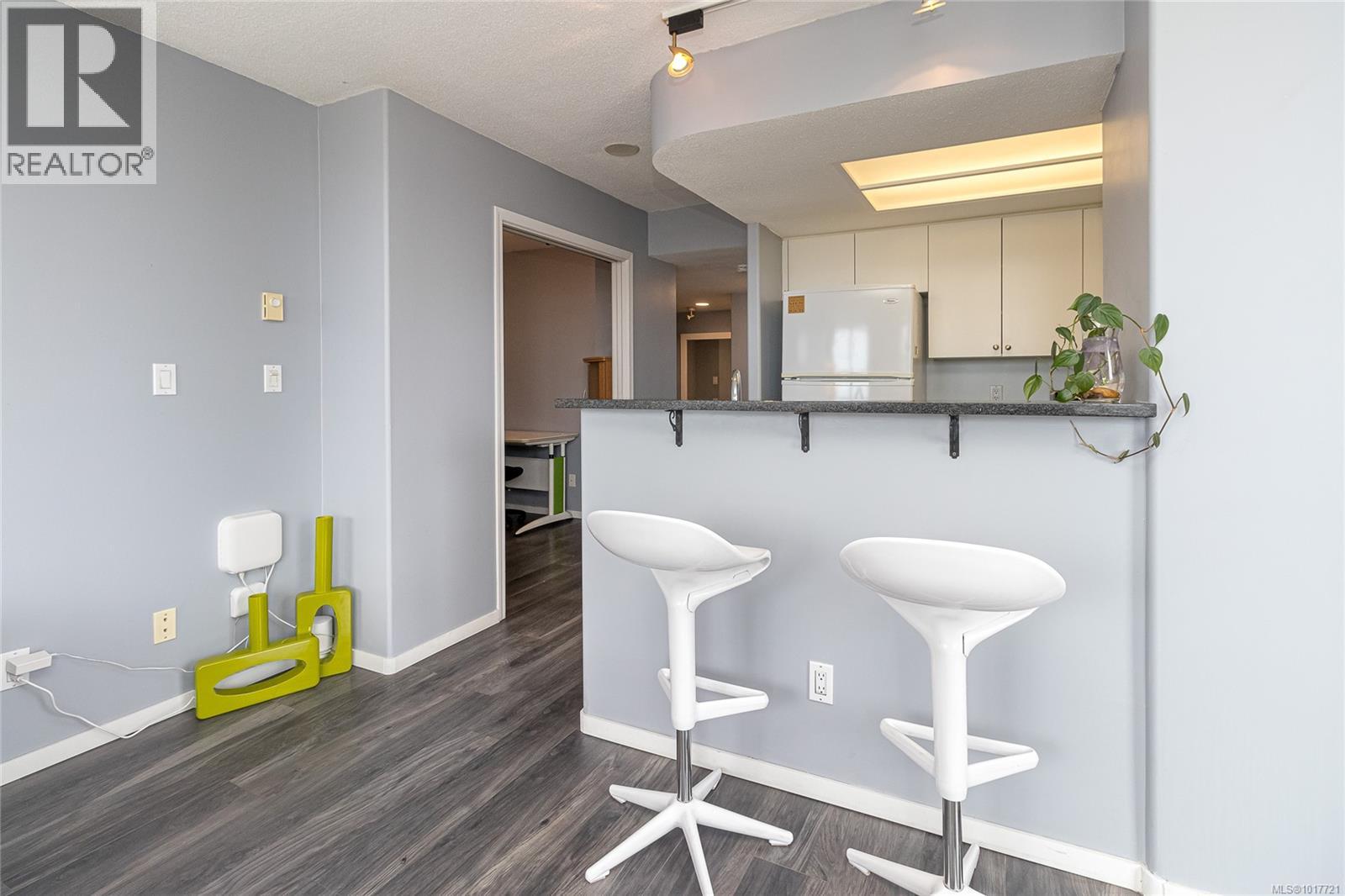 1008 930 Yates Street, Victoria