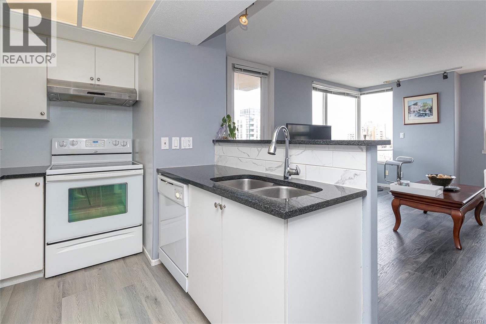 1008 930 Yates Street, Victoria