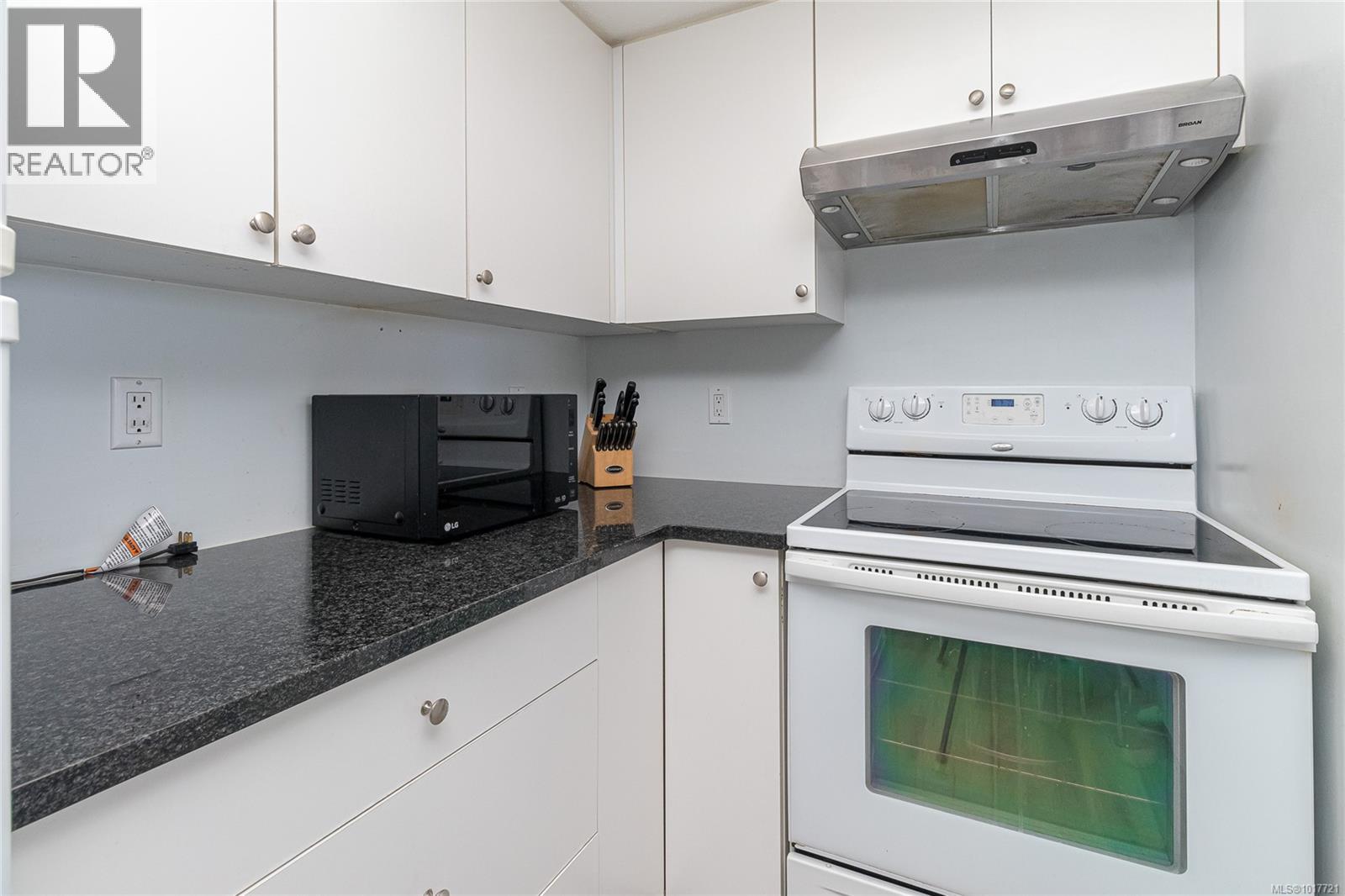 1008 930 Yates Street, Victoria