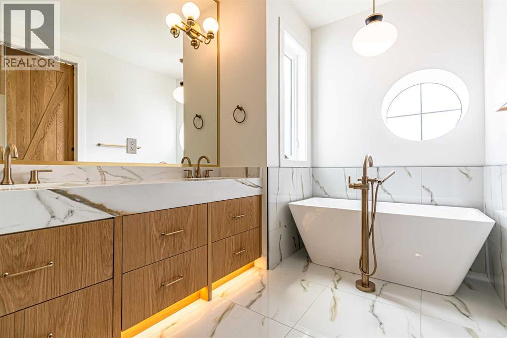 Single Family House for Sale in   Avenue SW Altadore Calgary 