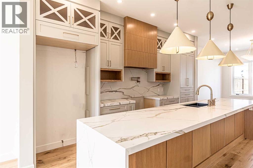 Single Family House for Sale in   Avenue SW Altadore Calgary 