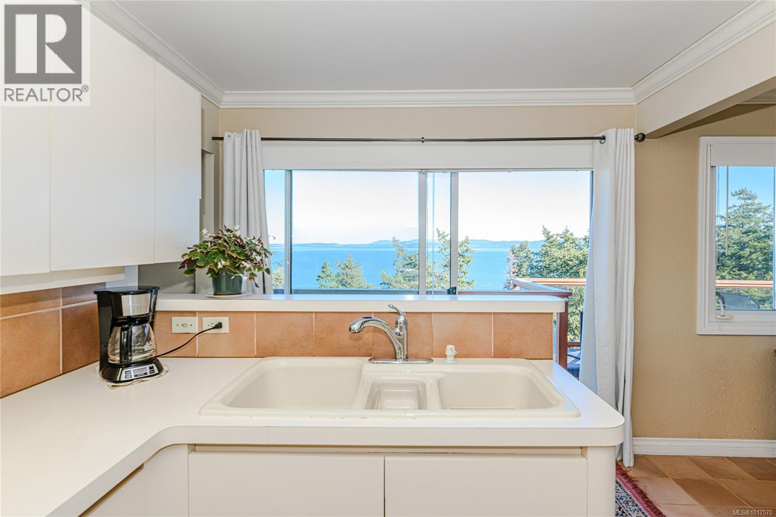  4727 Treetop Heights, Saanich