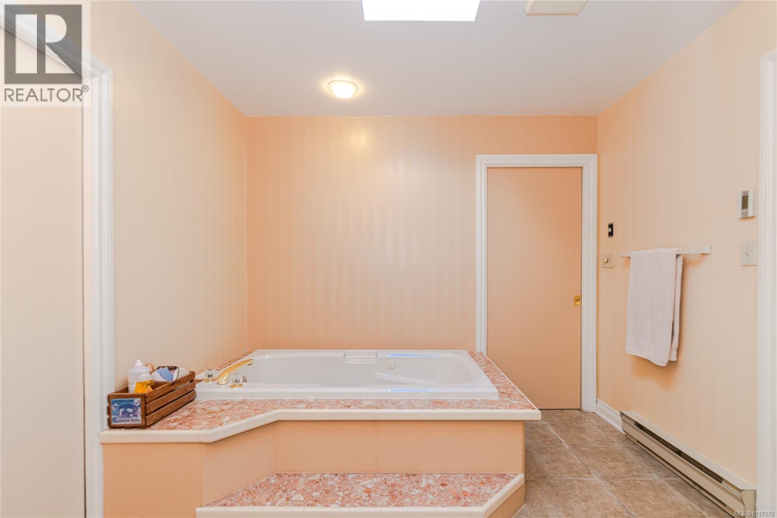  4727 Treetop Heights, Saanich