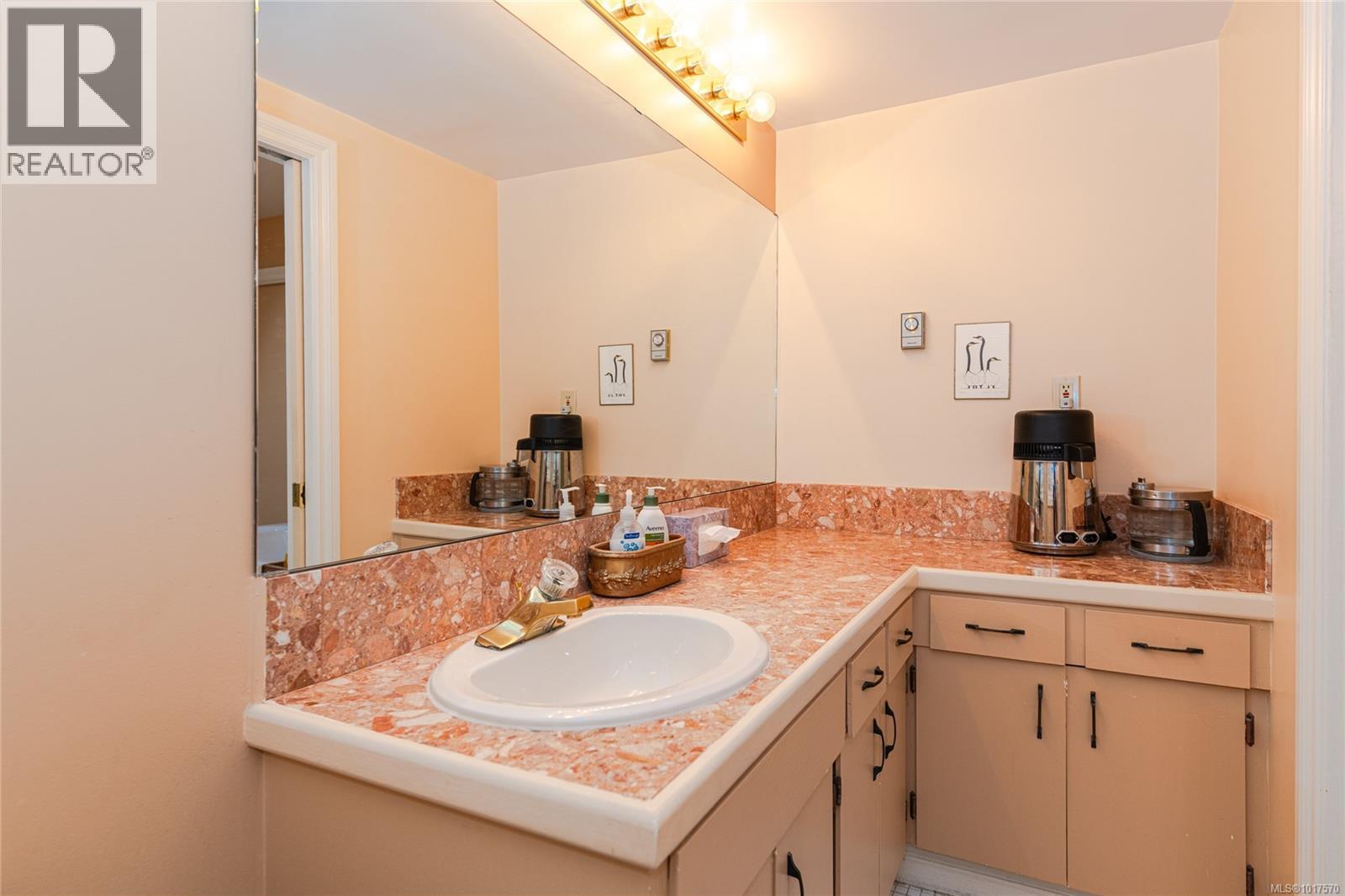  4727 Treetop Heights, Saanich