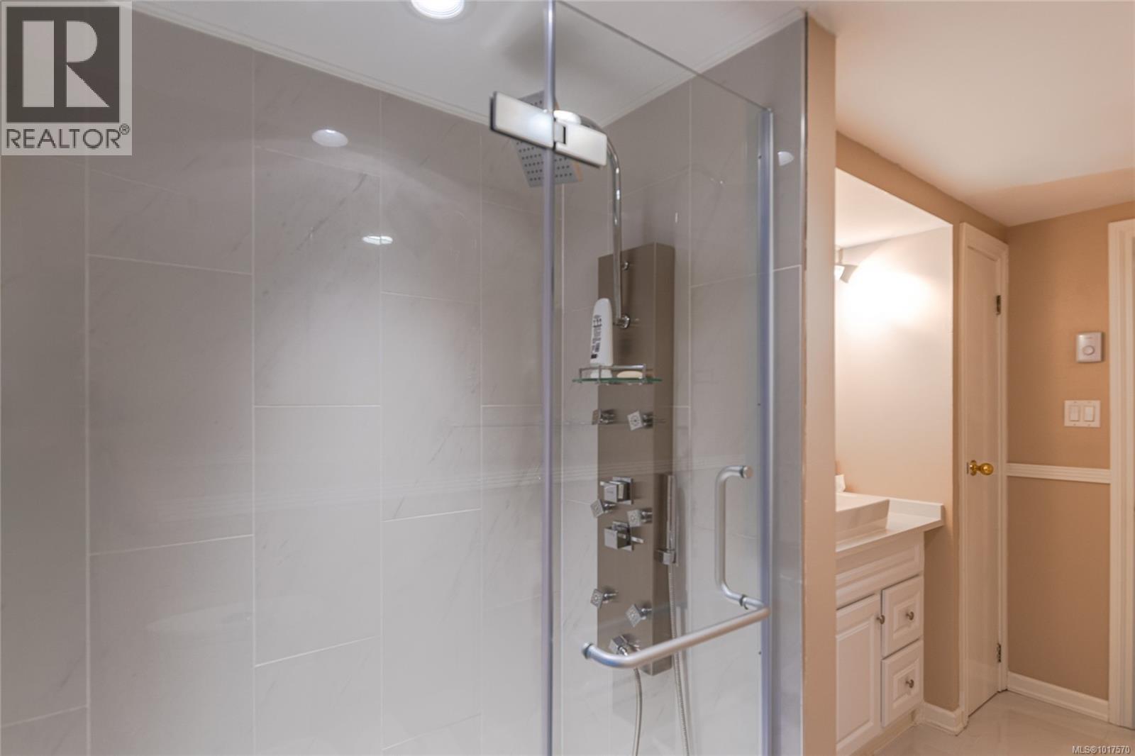  4727 Treetop Heights, Saanich